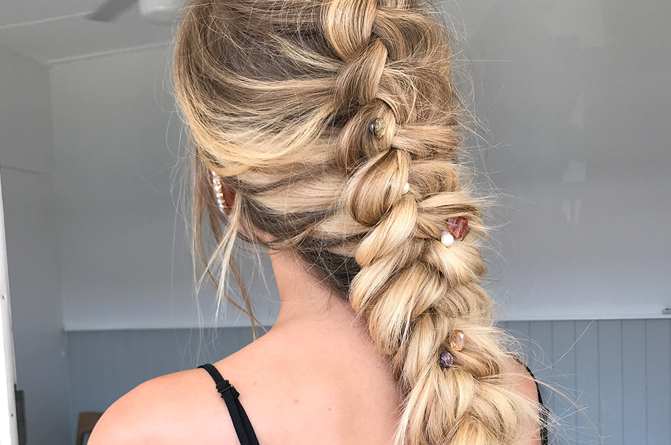 2 hacks for a front braid on dark + straight hair - The Small