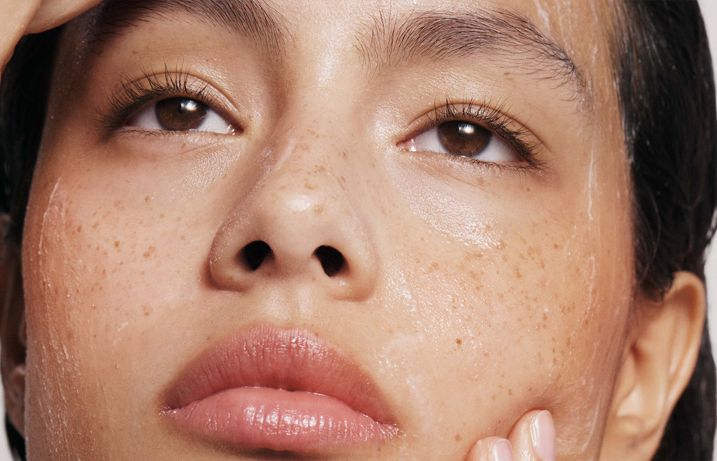 10 Causes Of Oily Skin (And What You Can Do About It)